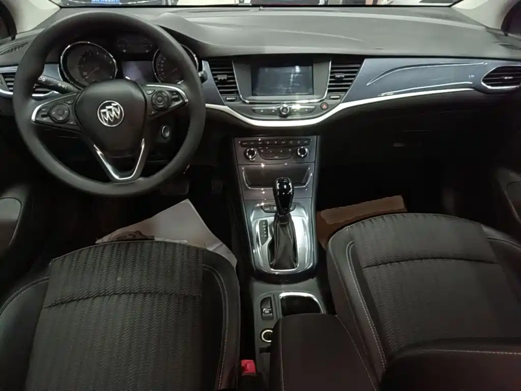 Buick Verano — миниатюра 10