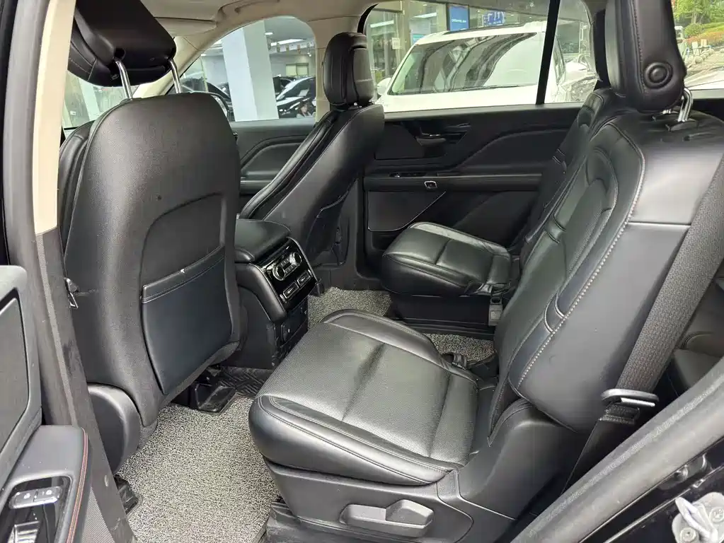 Lincoln Aviator — миниатюра 7