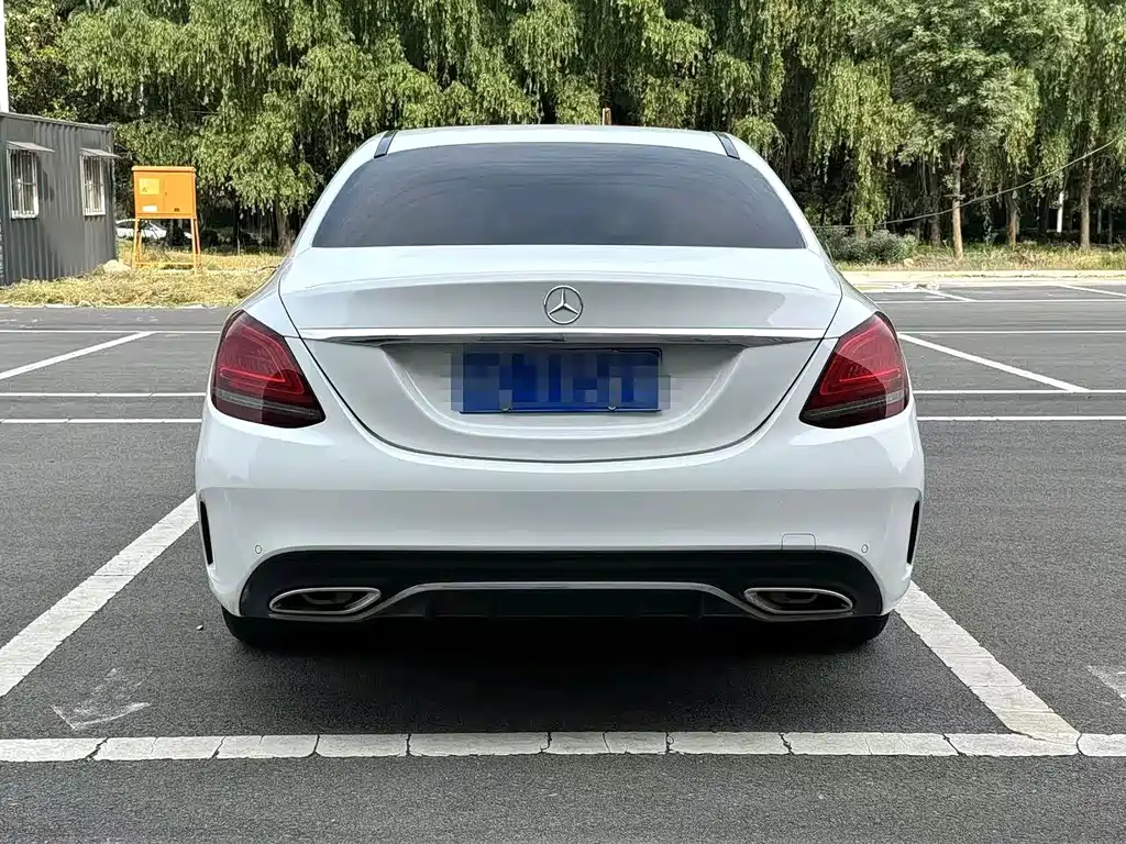 Mercedes-Benz C-Class — миниатюра 13