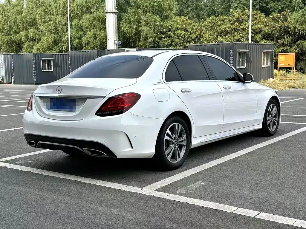 Mercedes-Benz C-Class — миниатюра 14