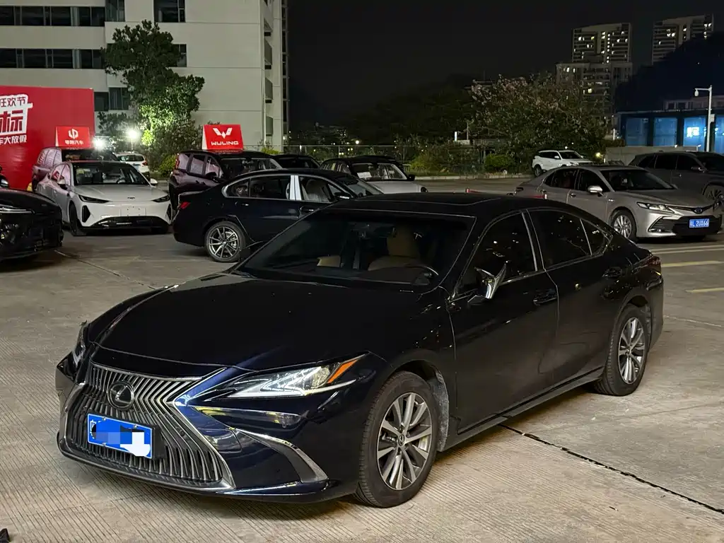 Lexus ES 2020 260 V