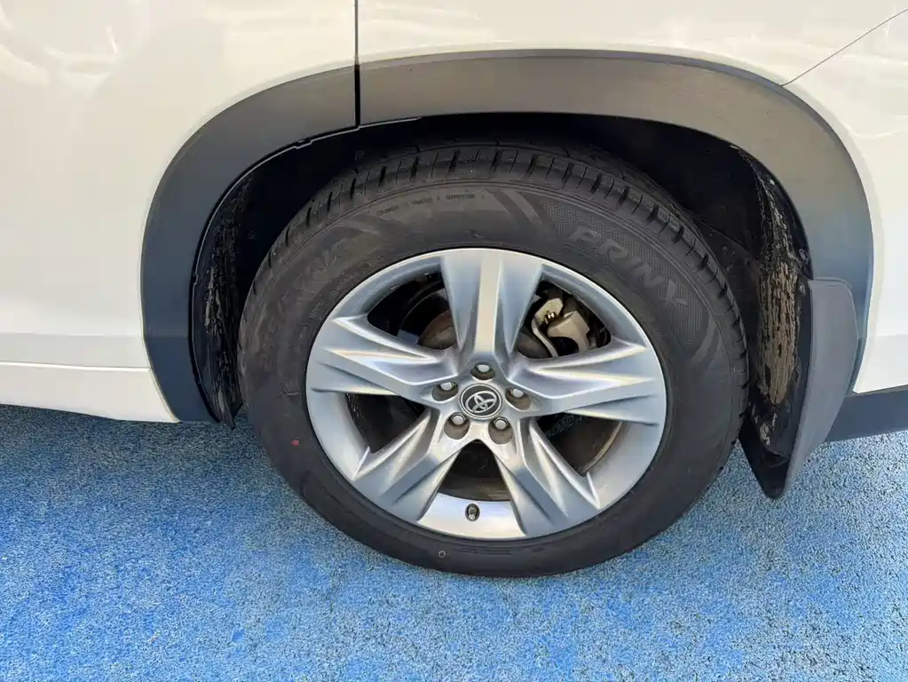 Toyota Highlander — миниатюра 10