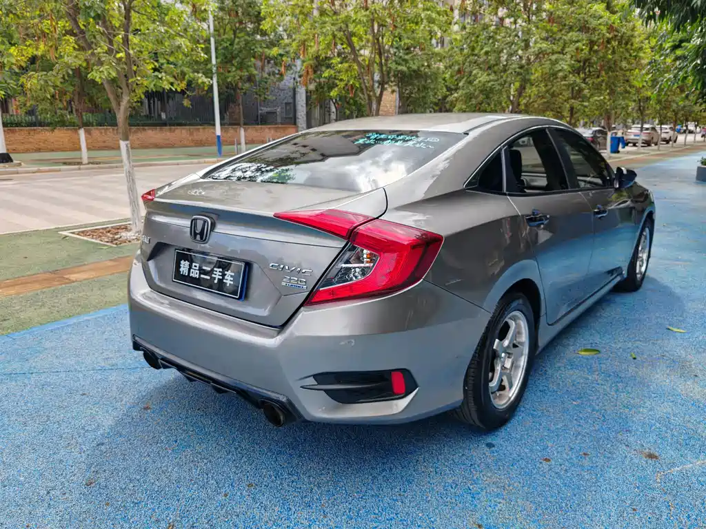 Honda Civic — миниатюра 4