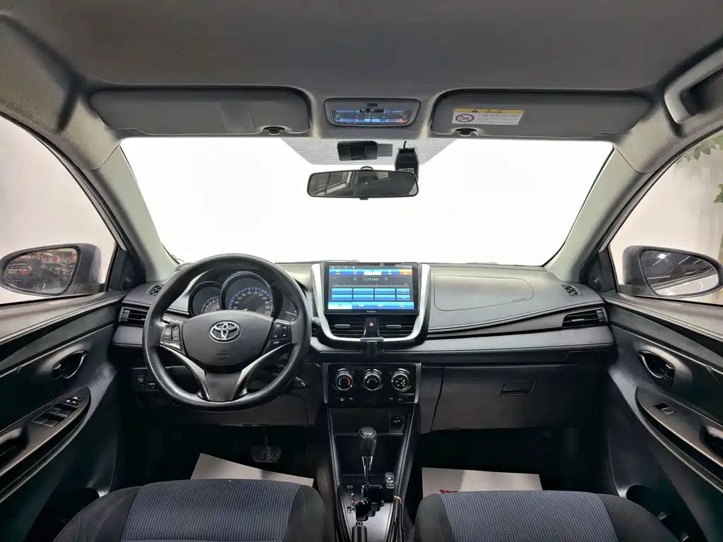 Toyota Yaris L — миниатюра 14