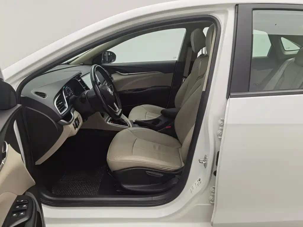 Buick Excelle — миниатюра 10