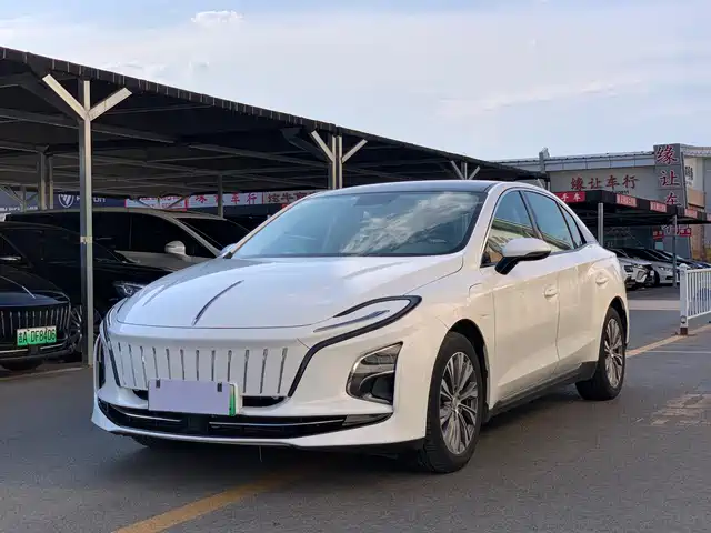 2023 Hongqi E-QM5