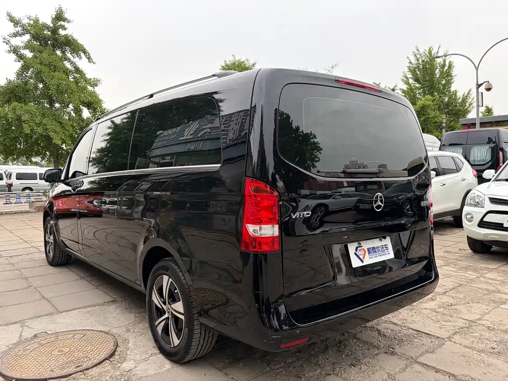 Mercedes-Benz Vito 2024 2.0T Elite 7 мест