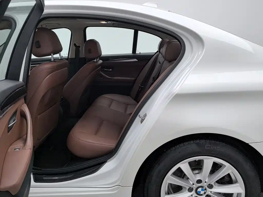 BMW 5 Series (Import) — миниатюра 15