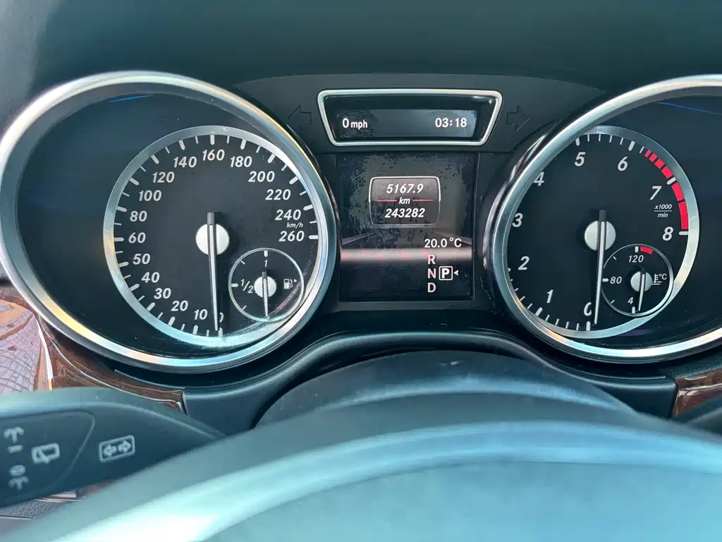 Mercedes-Benz M-Class — миниатюра 12