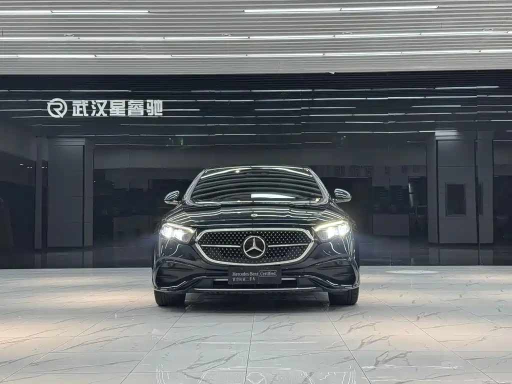 Mercedes-Benz E-Class — миниатюра 2