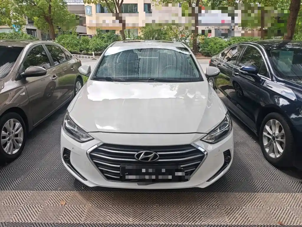 Hyundai Elantra — миниатюра 3