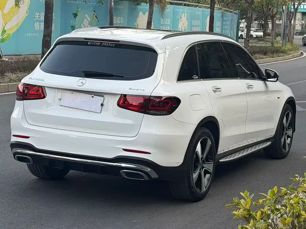 MERCEDES-BENZ GLC