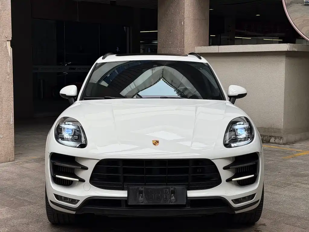 Porsche Macan — миниатюра 2