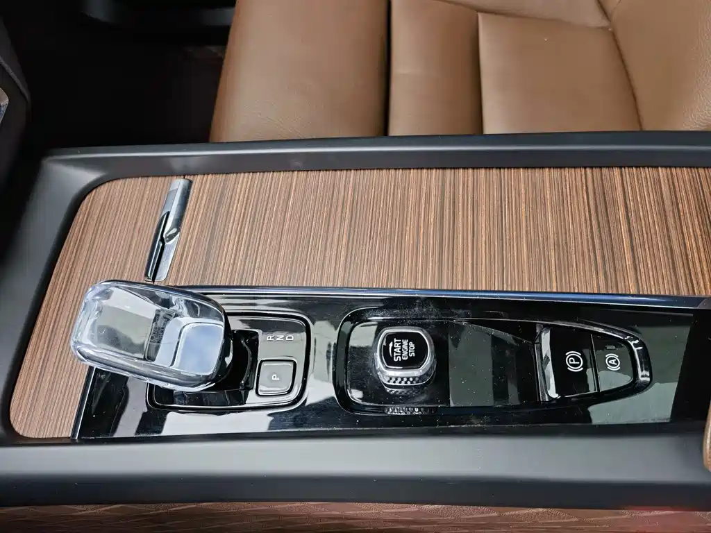 VOLVO XC60 PLUG IN HYBRID