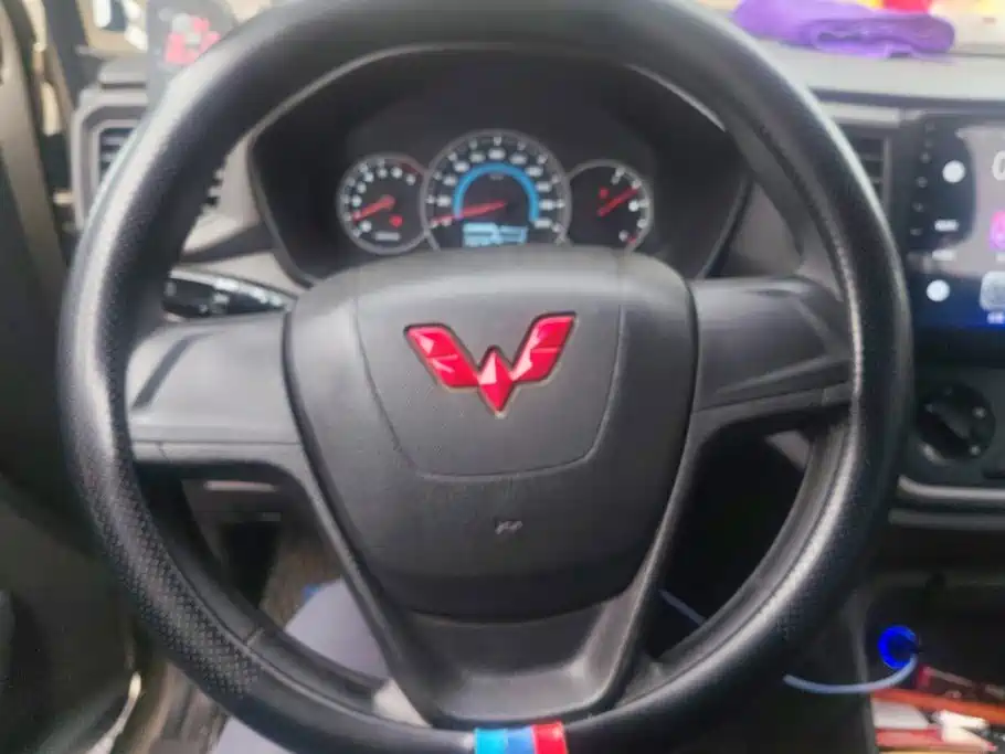 Wuling Hongguang V — миниатюра 15