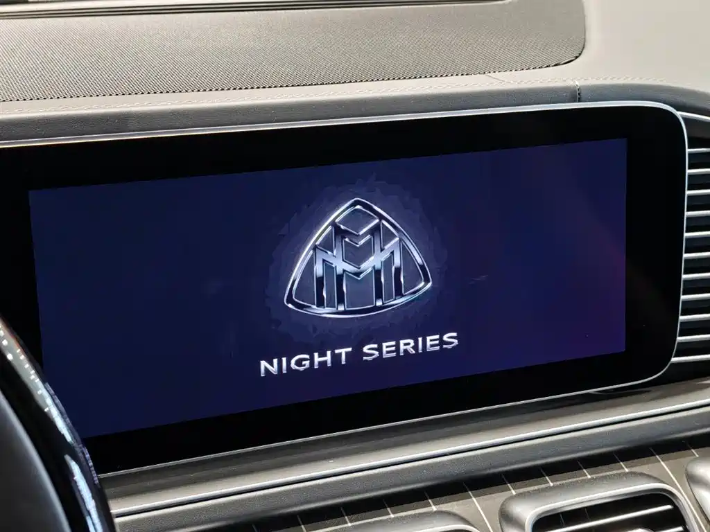 Mercedes-Benz GLS — миниатюра 11