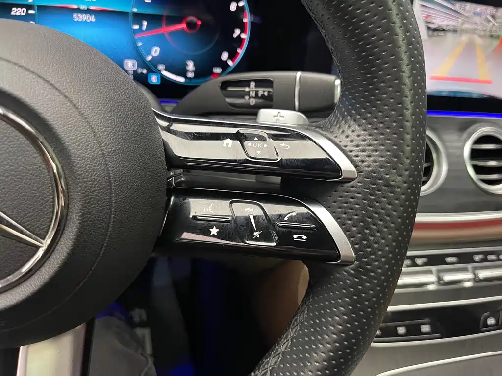 MERCEDES-BENZ E CLASS