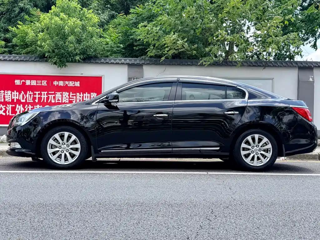 Buick LaCrosse — миниатюра 3