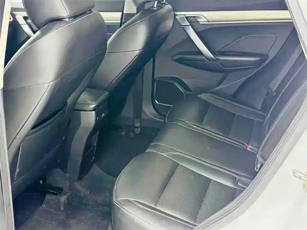 Geely Binyue — миниатюра 6