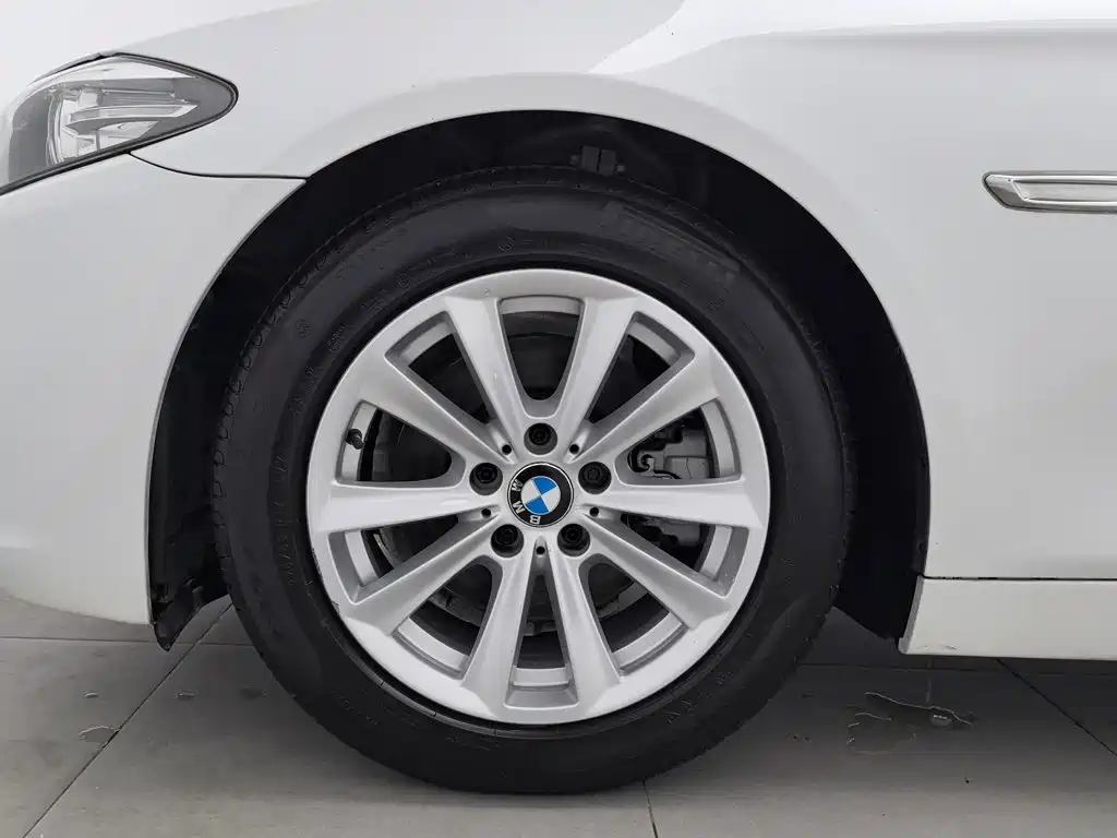 BMW 5 Series (Import) — миниатюра 17