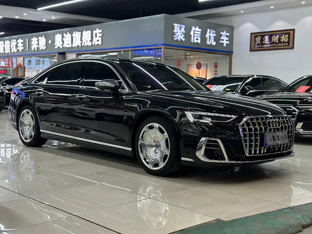 AUDI A8