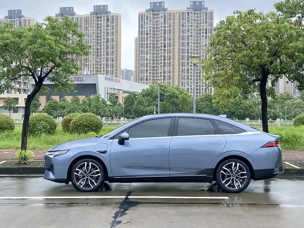 XPeng P5 — миниатюра 3