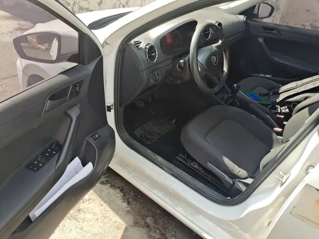 Volkswagen Jetta — миниатюра 14