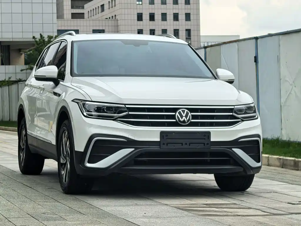 Volkswagen Tiguan L — миниатюра 3