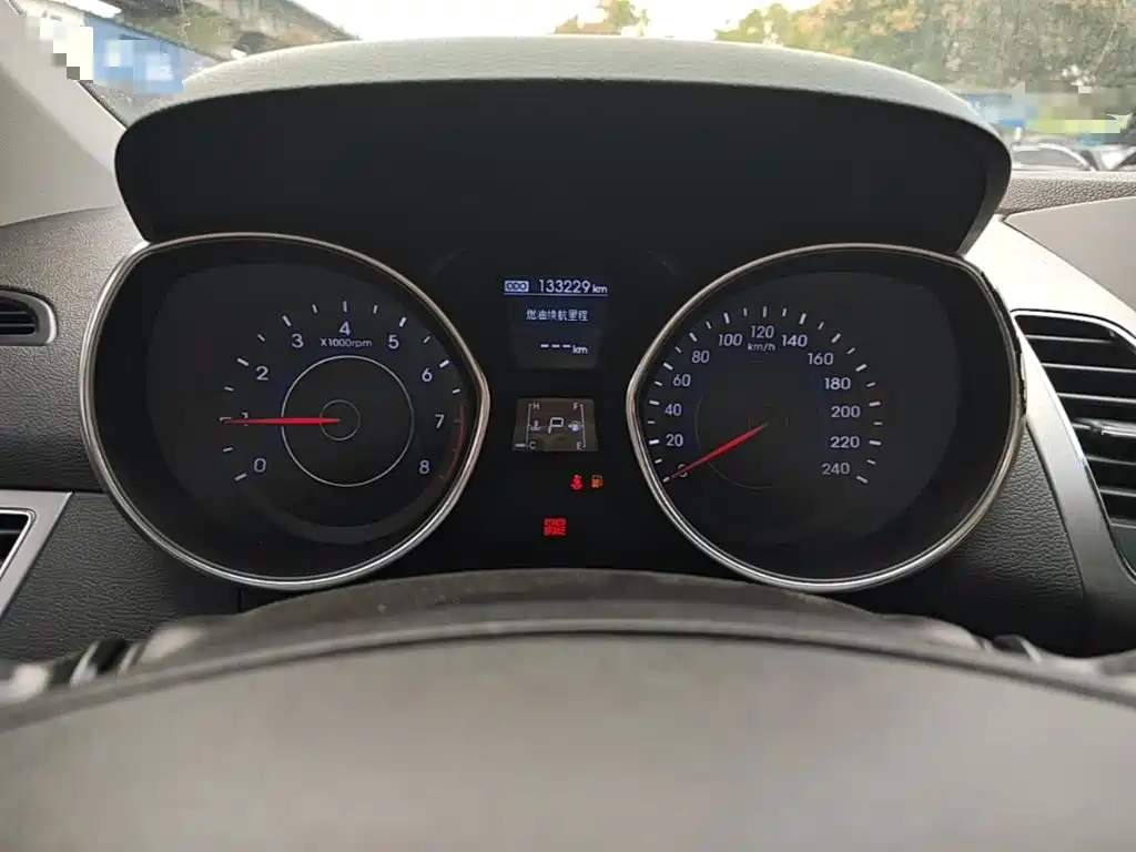 Hyundai Elantra Langdong — миниатюра 12