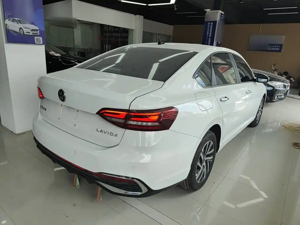 Volkswagen Lavida — миниатюра 7
