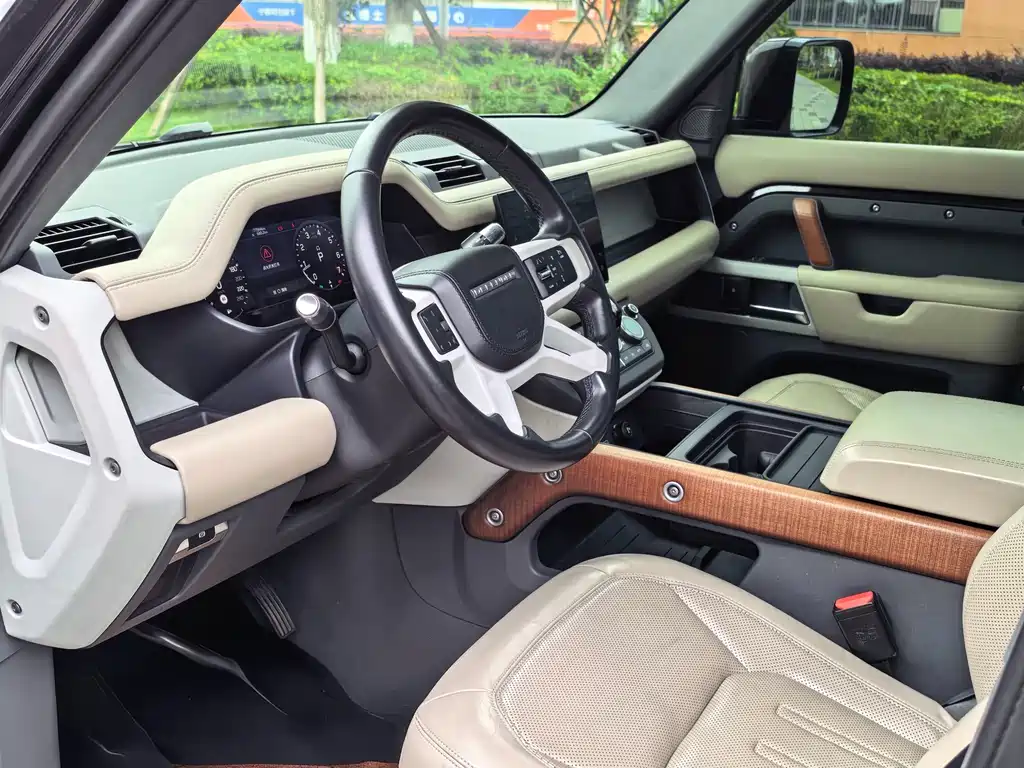 Land Rover Defender — миниатюра 8