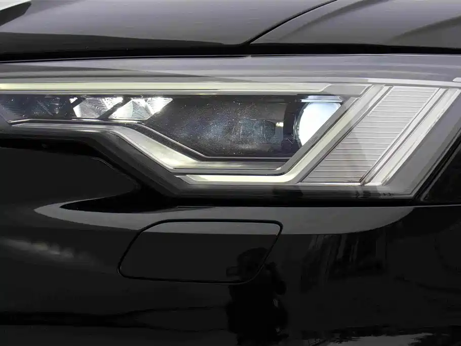 Audi A6L New Energy — миниатюра 14