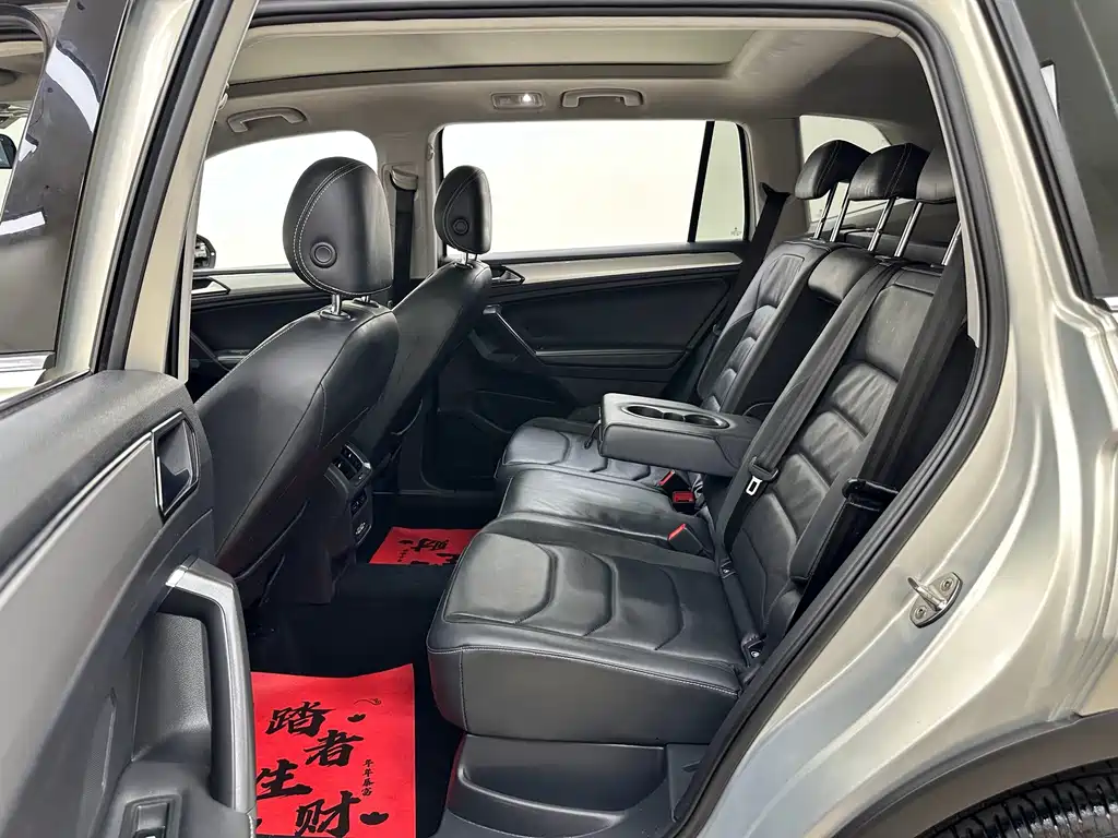 Volkswagen Tiguan L — миниатюра 12