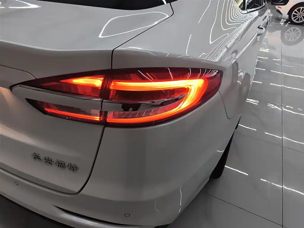 Ford Mondeo New Energy — миниатюра 24