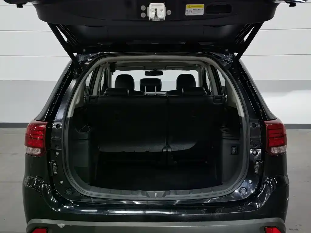 Mitsubishi Outlander — миниатюра 16