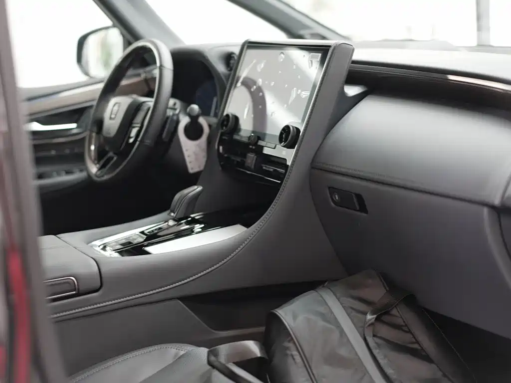 Toyota Vellfire 2024 2.5L