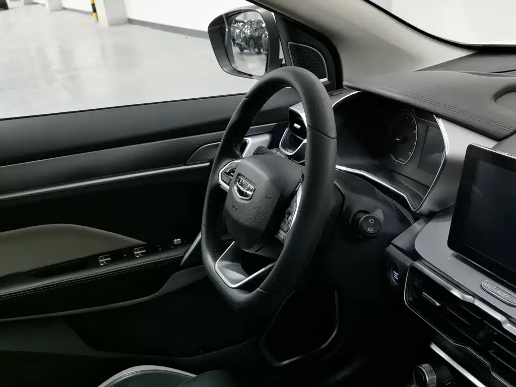Geely Binyue — миниатюра 22