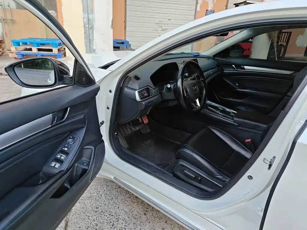 Honda Accord — миниатюра 14
