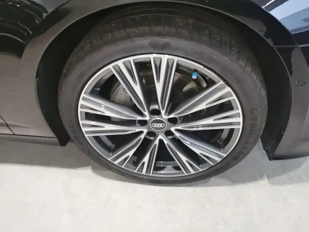 Audi A6L — миниатюра 12