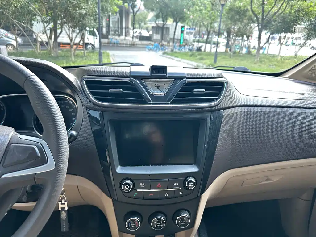 Wuling Hongguang — миниатюра 12