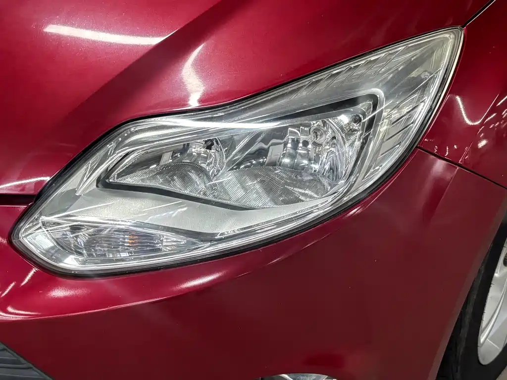 Ford Focus 2012 1.6L MT