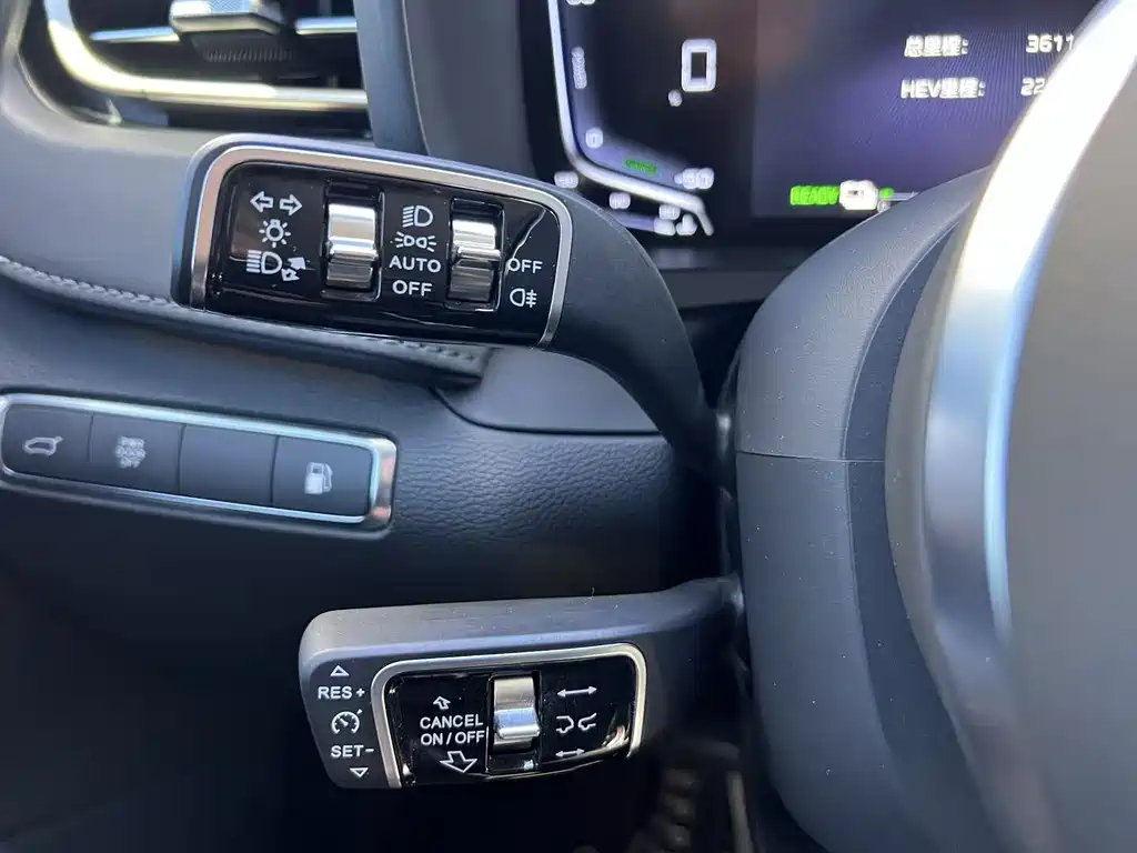 Hongqi Hongqi HQ9 PHEV — миниатюра 7