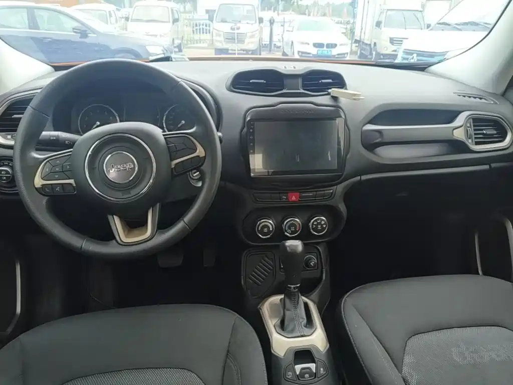 Jeep Renegade — миниатюра 10