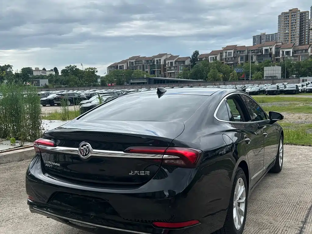 Buick LaCrosse — миниатюра 9