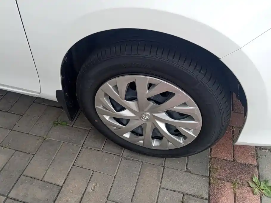 Toyota Yaris L — миниатюра 6