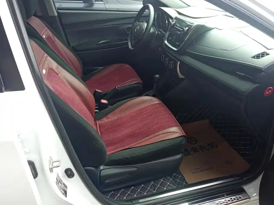 Toyota Yaris L — миниатюра 8