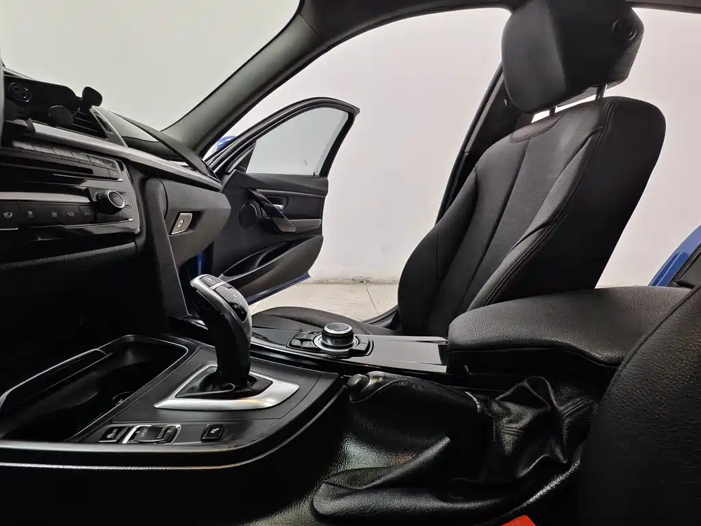 BMW 3 Series — миниатюра 12