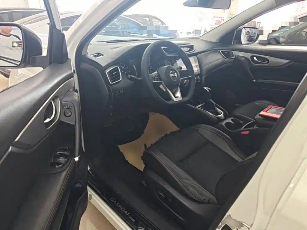 Nissan Qashqai — миниатюра 16