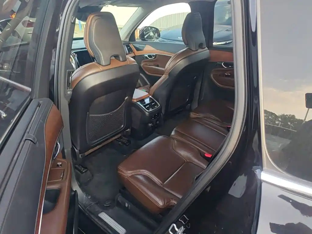 Volvo XC90 — миниатюра 22