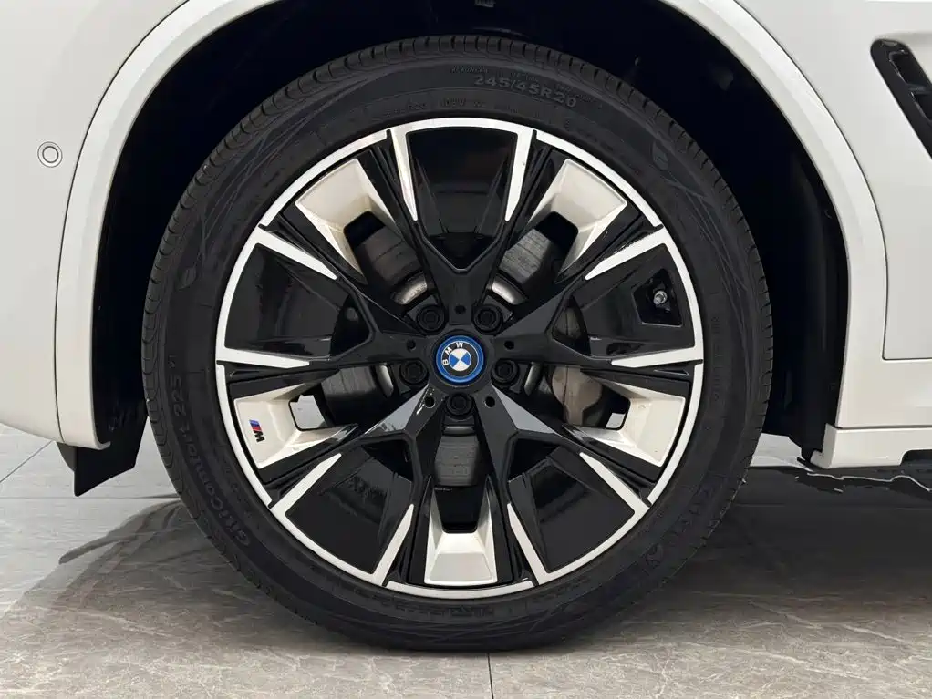 BMW iX3 — миниатюра 19